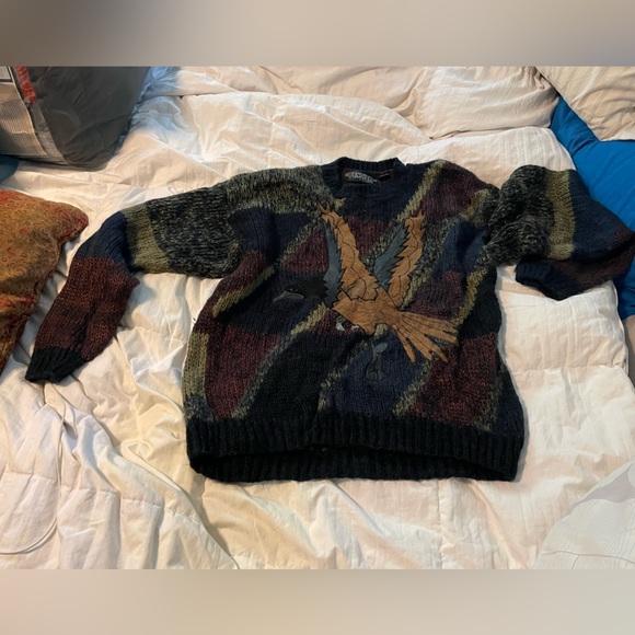 Women’s sweater with eagle - Picture 1 of 2